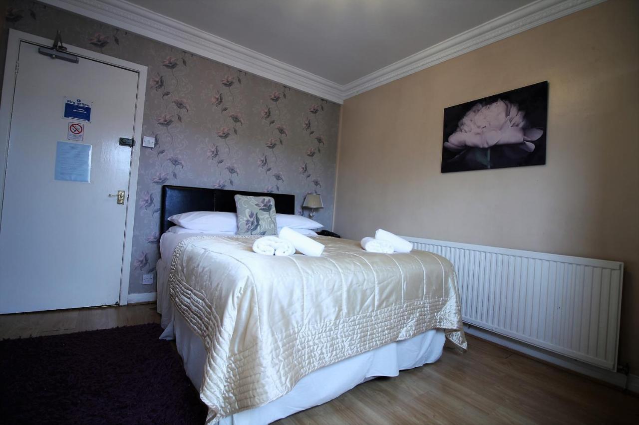Fairway Hotel Bathgate Bagian luar foto