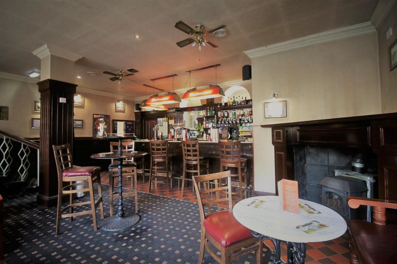 Fairway Hotel Bathgate Bagian luar foto